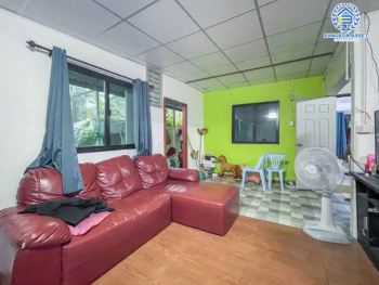 *****บ้านแฝดมือสองย่านนนทบุรี ม.อาสาเฮ้าส์5 กาญจนาภิเษก #หลังมุม เนื้อที่ 36 ตร.ว. ฟังก์ชัน 2 ห้องนอน 1 ห้องน้ำ 1 ที่จอดรถ บ้านชั้นเดียว พื้นที่กว้างขวาง แถมฟรี! 3 เครื่องปรับอากาศ ทำเลเงียบสงบ ใกล้รถไฟฟ้าสายสีม่วง "สถานีตลาดบางใหญ่" และทางด่วน "กาญจนาภิเษก"